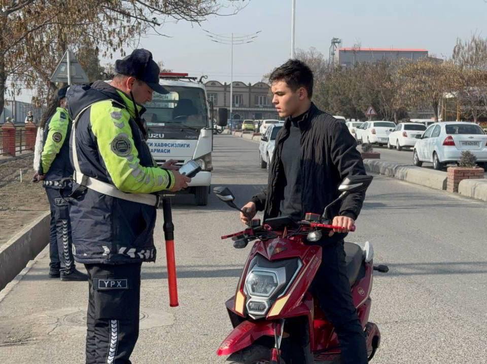 В НДПУ предложили перенести обязательные права для мопедов и скутеров партия считает что нововведение лишит тысячи молодых людей без возможности работать