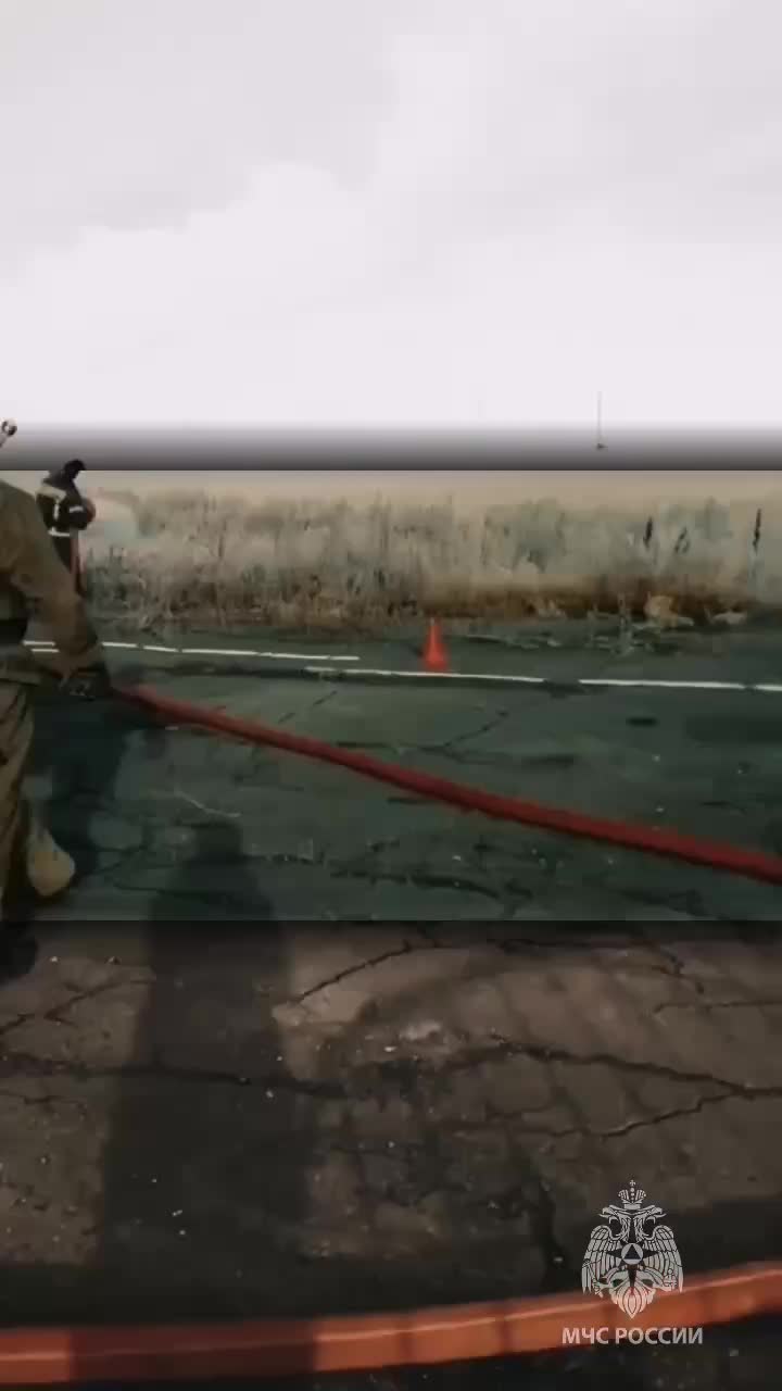 Спасатели МЧС России провели учения по ликвидации последствий ДТП и деблокировке пострадавших