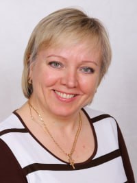 В Курганской городской думе избран председатель Депутаты тайным голосованием единогласно избрали своим председателем Любовь Силантьеву До этого она исполняла полномочия главы муниципального парламента в связи с тем что предыдущий спикер Игорь Прозоров был избран депутатом Курганской областной Думы и его полномочия были прекращены Любовь Силантьева родилась в 1967 году в городе Кургане Имеет педагогическое образование и много лет проработала в школе на разных должностях В настоящее время является директором курганской школы 7