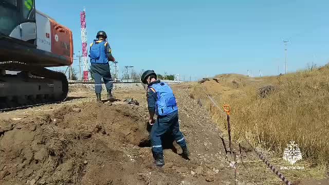Пиротехники МЧС России успешно обезвредили 9 взрывоопасных предметов в Ленинском районе