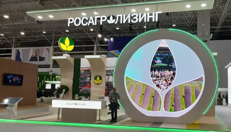 Росагролизинг завершил акцию Стабильный год и подвел ее итоги специальными условиями воспользовались 1700 аграриев По подсчетам РАЛ за время акции было подано заявок на 5 5 тыс единиц техники из них 851 единица была поставлена 365 хозяйствам МСП Напомним акция Стабильный год была запущена Росагролизингом 21 мая 2025 года и продлилась более 4 х месяцев Специальными условиями стали первый взнос 0 отсрочка выплаты основного долга на год и удорожание от 3 3 в год Аграрии сохранили 8 млрд рублей благодаря акции Стабильный год заявили в РАЛ ПроТрактор Сельхозтехника