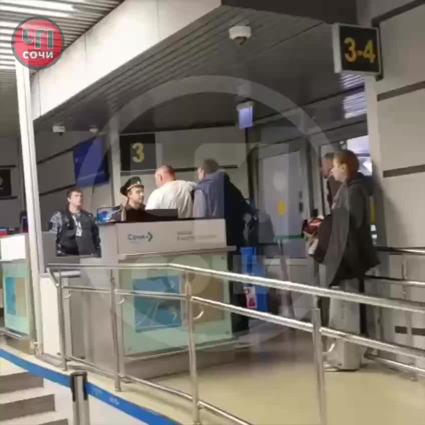 Инциденты с буйными пассажирами в аэропортах Сочи и Пулково