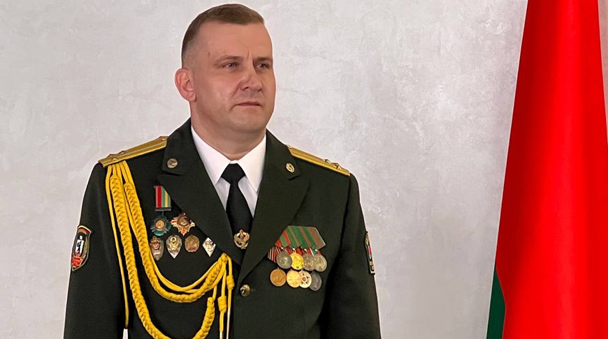 Максим Бутранец назначен зампредседателя Госпогранкомитета Также другим указом президент освободил от этой должности генерал-майора Игоря Печеня. Он уволен с военной службы в запас по возрасту с правом ношения военной формы одежды и знаков различия.