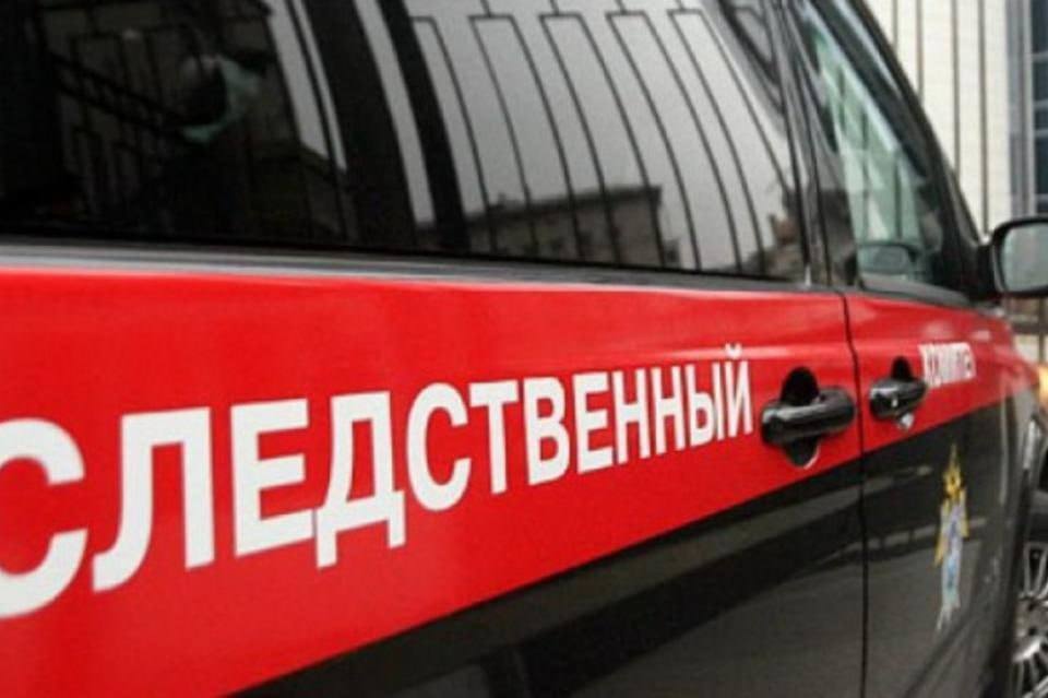 СК проверит жалобу сироты на непригодное жильё в Нерчинске Молодой человек пожаловался через приёмную Бастрыкина «ВКонтакте», что полученная им квартира в городе Нерчинск непригодна для жизни: её постоянно затапливает из-за протекающей крыши, в помещении сырость, плесень, вышла из строя электрика. Обращения в органы власти не помогли. По факту организована проверка, ход которой находится на контроле центрального аппарата СК России. ZAB.RU