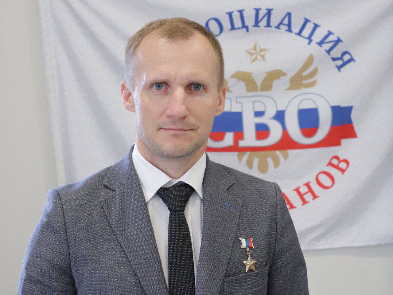 Сегодня Дума г о Новокуйбышевск рассмотрит досрочное сложение полномочий главы города Алексея Коробкова в связи с отставкой по собственному желанию Исполняющим обязанности главы Новокуйбышевска назначен Герой России помощник губернатора заместитель председателя Ассоциации ветеранов СВО по Самарской области выпускник первого потока Школы героев Максим Девятов