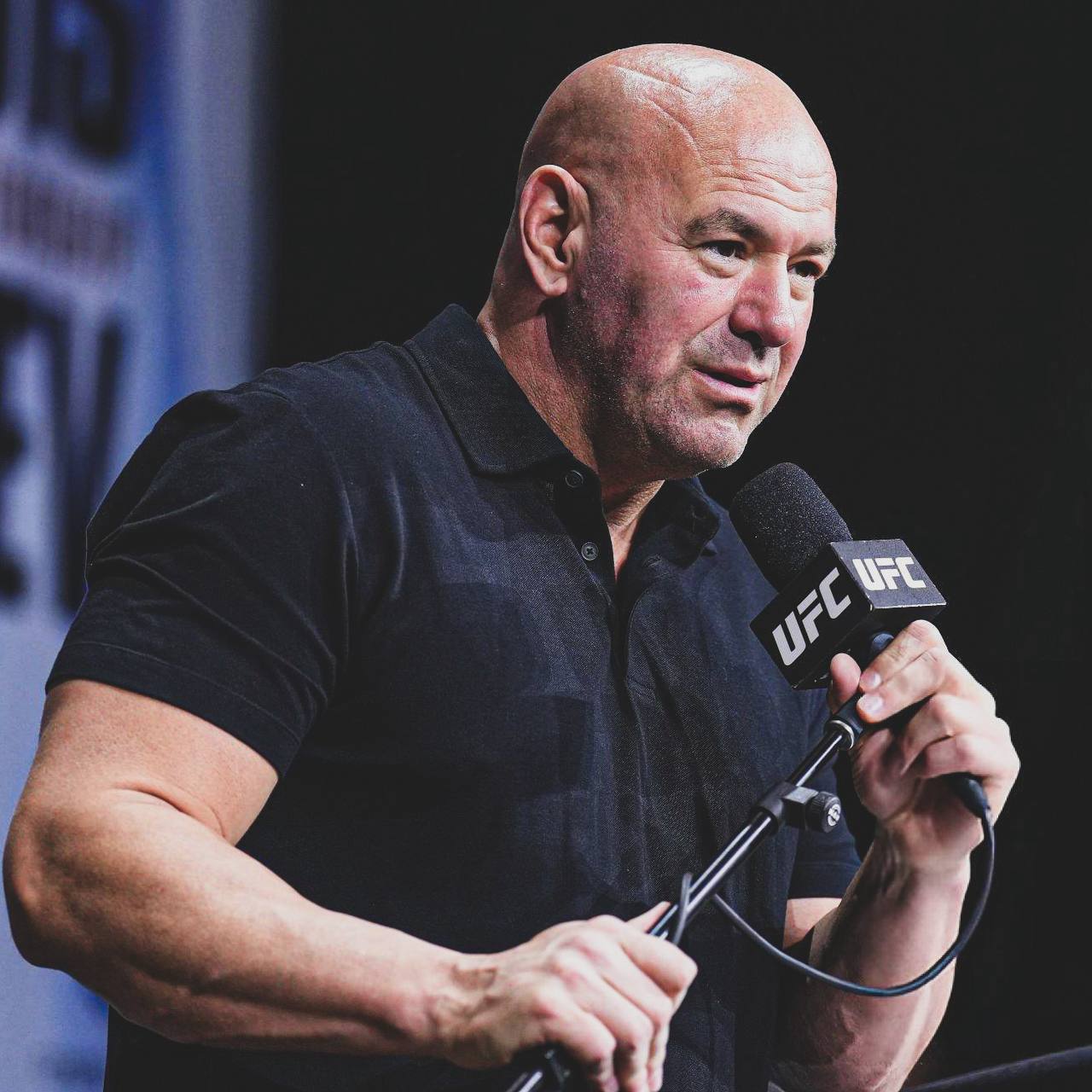 Уайт турнир UFC в Белом доме состоится Исполнительный директор UFC Дана Уайт сообщил что лига провела встречу с представителями президента США Дональда Трампа по поводу мероприятия на территории Белого дома У нас была встреча в Белом доме Лучше и быть не могло Бои в Белом доме состоятся Я предоставлю более подробную информацию об этом в ближайшие пару недель сказал Уайт в видео размещенном в социальных сетях Планируется что турнир пройдет 4 июля на южной лужайке Белого дома и будет приурочен к празднованию 250 летия Америки Как вы думаете получится классный турнир Да это будет вышка   Для Америки круто а нам все равно Подпишись на Meta MМА