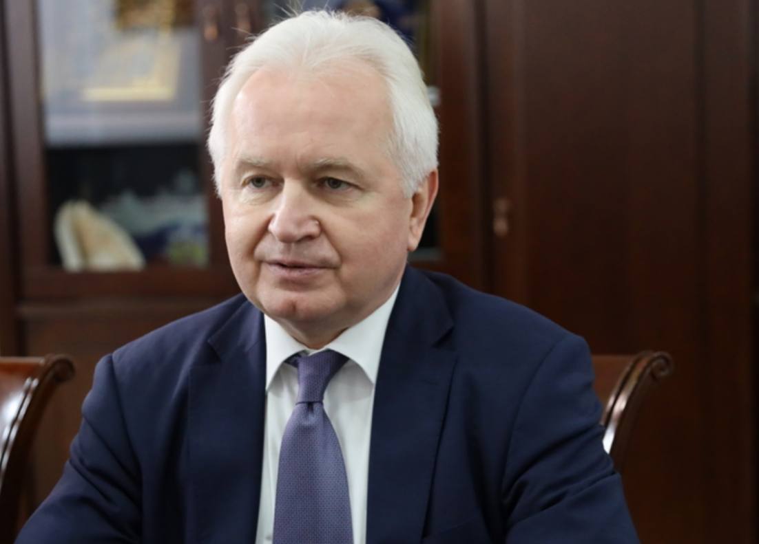 Путин издал указ об освобождении от должности начальника управления президента по межрегиональным и культурным связям с зарубежными странами Игоря Маслова В конце августа российский президент постановил упразднить управления администрации президента по межрегиональным и культурным связям с зарубежными странами а также по приграничному сотрудничеству Они занимались контактами со странами постсоветского пространства под кураторством замглавы администрации президента Дмитрия Козака Читать РБК в Telegram
