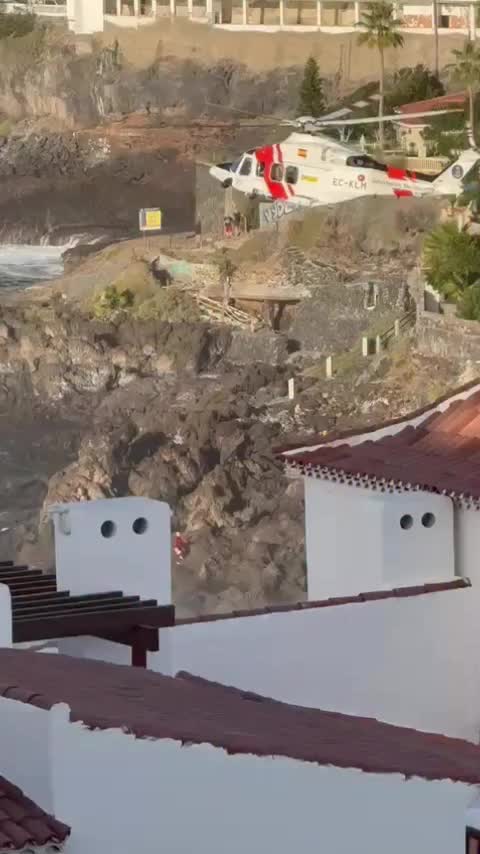 Трагедия на Тенерифе: гигантская волна унесла жизни трех человек