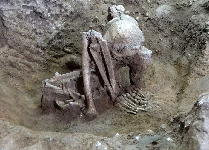 Мумификации 14 000 лет открытие во Вьетнаме Во Вьетнаме нашли древнейшие в мире следы мумификации тела высушивали дымом ещё 14 000 лет назад наука достижения