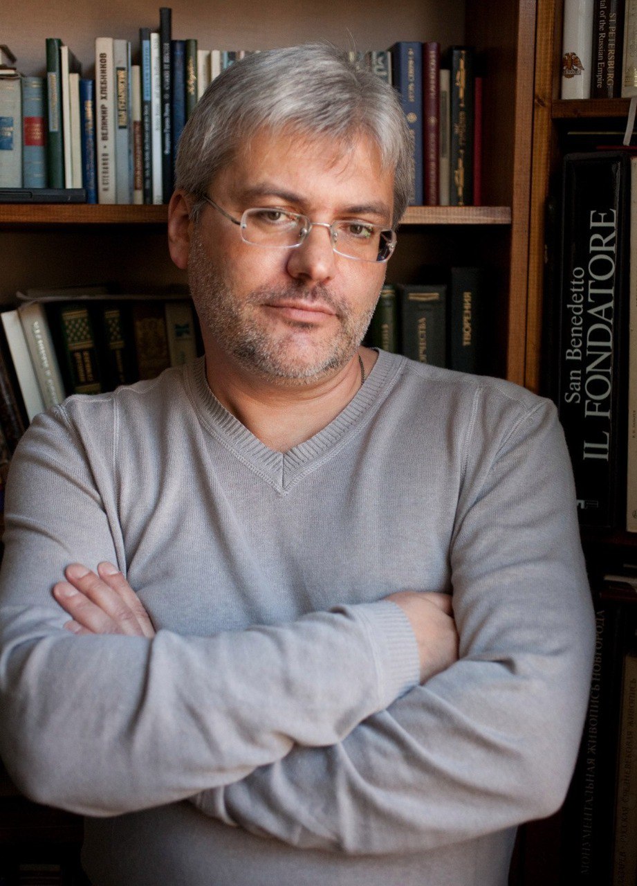 Евгений Водолазкин станет гостем фестиваля «Красная строка». Команда фестиваля начинает радовать звездными литературными именами. Евгений Водолазкин – один из самых известных и востребованных современных писателей. Дважды лауреат премии «Большая книга» за романы «Лавр» и «Авиатор», лауреат «Ясной поляны» за «Лавра», победитель «Книги года» с романом «Брисбен», обладатель премии Александра Солженицына. Фестиваль «Красная строка» пройдет в Екатеринбурге с 22 по 24 августа. Фото: ВК Евгения Водолазкина Культура Урала