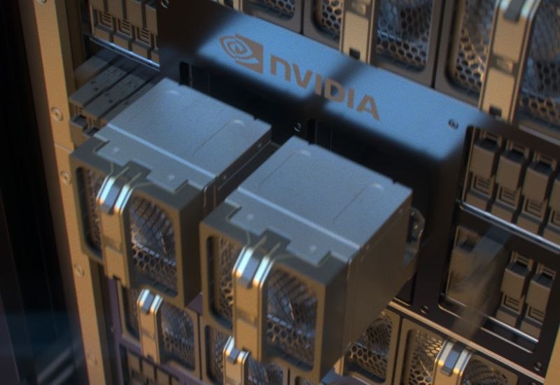 Китайские компании Baidu и Alibaba активно отказываются от использования ИИ ускорителей Nvidia в пользу собственных чипов В то время как Nvidia пыталась возобновить поставки китайские гиганты начинают полагаться на процессоры разработанные местными производителями Alibaba предлагает чипы Zhenwu производимые китайской SMIC которые по производительности немного уступают устаревшей модели Nvidia A100 Baidu использует процессоры Kunlun P800 которые не подходят для задач по обучению больших языковых моделей В результате доля выручки Nvidia на китайском рынке сократилась с 13 до 6 несмотря на общий рост компании на мировом рынке на 56 Источник The Information Unlim AI