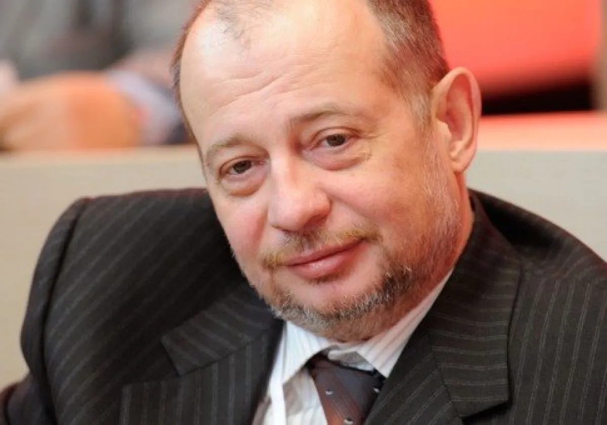 Новым гендиром Фрутоняни стал выходец из структур Владимира Лисина   center business magazine online fn 1844932 html Как отмечает источник Павел Виноградов пришел на смену выходцу из PepsiCo Роману Рыбакову Хозяин Липецка как окрестили Владимира Лисина СМИ таким образом может усилить контроль над компанией лисинские структуры приобрели АО Прогресс в 2024 ом Подписаться   Обратная связь   Читайте нас в MAX
