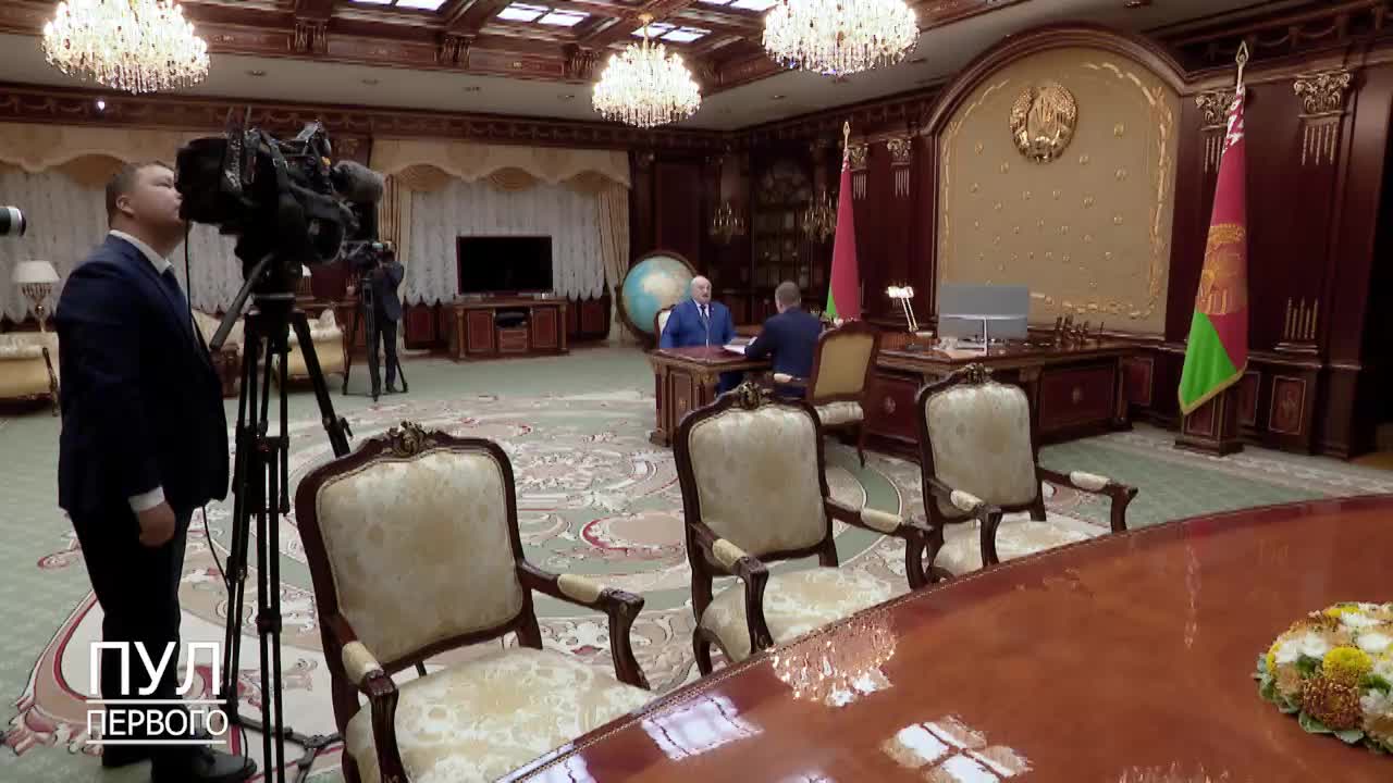 Президент Беларуси обсуждает проблемы промышленности с премьером