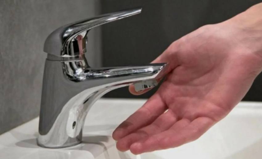 В центре Ростова на сутки отключат холодную воду   В Кировском районе временно ограничат водоснабжение из-за работ на водопроводных сетях в границах: улиц М. Горького и Суворова, проспекта Ворошиловского и улицы Чехова.   Воды не будет до 8:00 часов 4 июня. На месте работают специалисты АО «Ростовводоканал».   Работа  Авто    Глэмпинг  Медицина