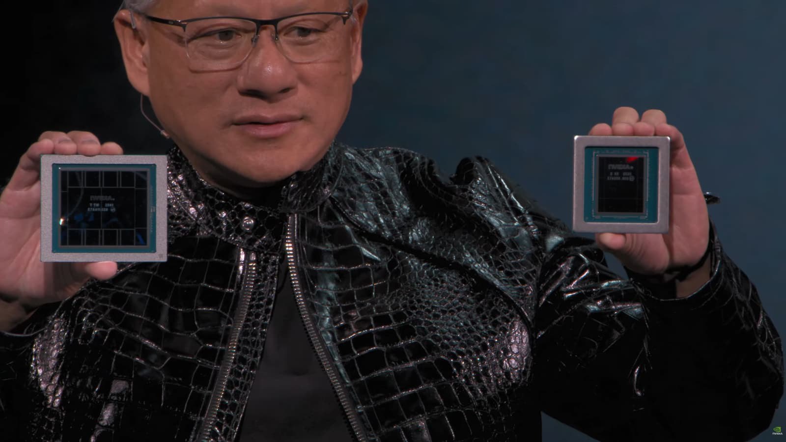 Дженсен Хуанг показал архитектуру NVIDIA Rubin на CES 2026 Возможности превосходят Blackwell Многие ожидали что Дженсен Хуанг сохранит козыри до мартовской конференции GTC но глава NVIDIA решил действовать сразу