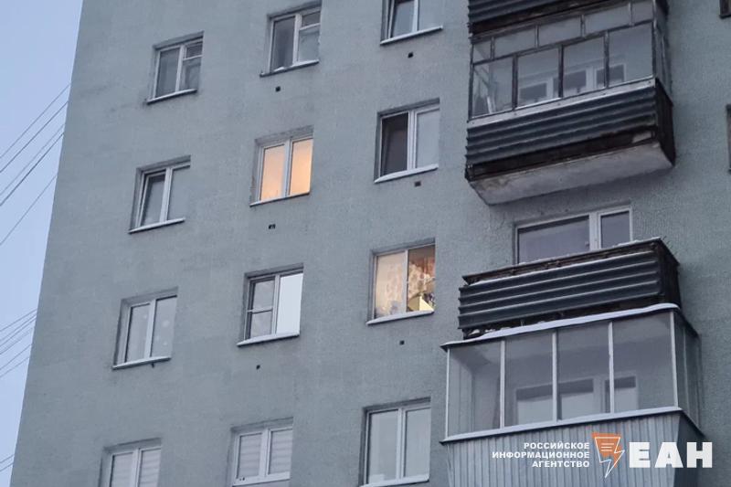 Управляющую компанию «Голос.Челябинск» заставили вернуть жителям более 5 млн рублей, незаконно начисленных за капремонт дома Пересчета добилась прокуратура. В надзорное ведомство обратилась жительница дома №22 по улице Бейвеля. Она пожаловалась на ООО «Голос. Челябинск». Прокуратура Курчатовского района провела проверку и установила, что коммунальщики больше двух лет брали с жильцов деньги незаконно. В итоге собственникам более 100 квартир УК вернула 5 млн 300 тыс. рублей, то есть в среднем каждому по 50 тыс.