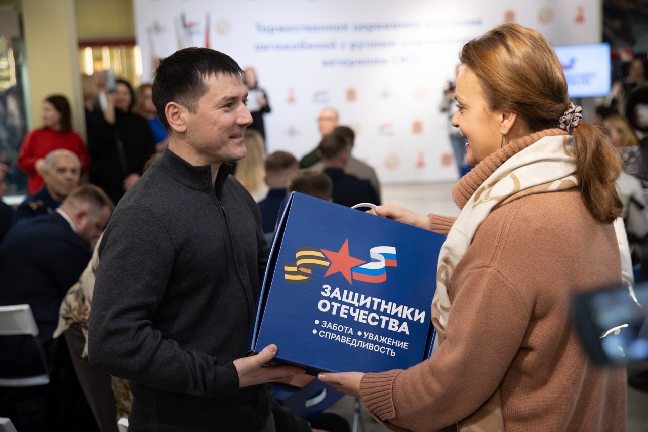 Фонд Защитники Отечества за два года выдал более 330 автомобилей с ручным управлениям ветеранам СВО с тяжелой инвалидностью За два года фонд передал ветеранам более 2 000 средств технической реабилитации среди которых уникальные инновационные отечественные разработки адаптировали свыше 1 800 квартир и домов героев с инвалидностью для комфортного проживания выдано более 330 автомобилей с ручным управлением защитникам с тяжелой инвалидностью Подписаться на канал