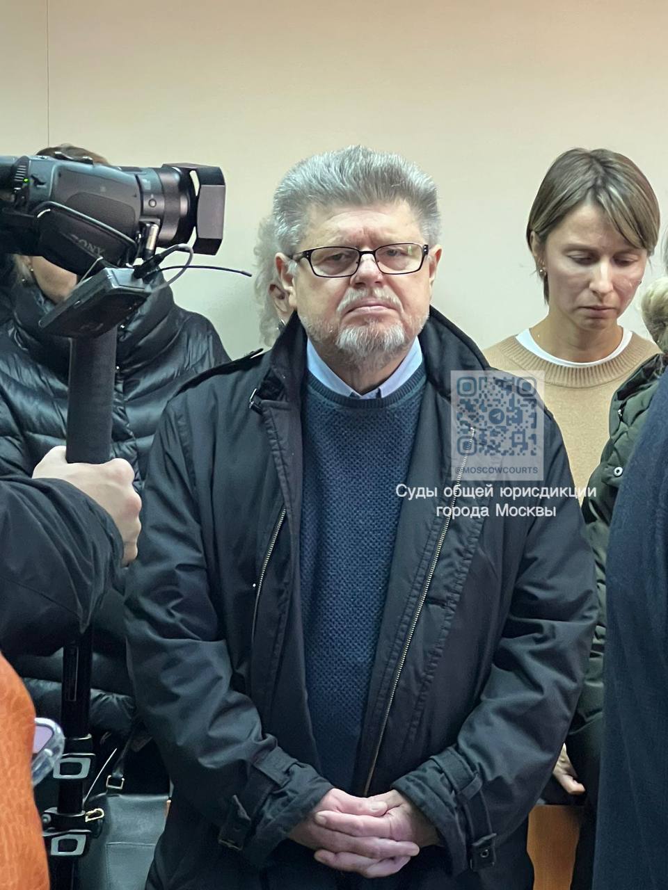 Бывшего главного нарколога России выпустили из колонии из за болезни Евгений Брюн вышел на свободу по состоянию здоровья Тот самый Брюн который в 2024 м получил семь лет за хищение 138 млн рублей на золотых тестах для выявления наркотиков Вину он напомним не признал а кассация впереди Но в колонии его уже не ждут суд решил что заболевание несовместимо с отбыванием наказания Что за диагноз врачебная тайна пишет РИА Новости Выходит тесты были дорогими приговор строгим а здоровье неожиданно хрупким   Подпишитесь на Абзац TG VK Дзен MAX Rutube