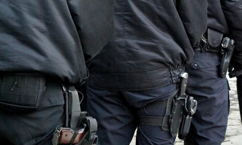 Житель Челябинской области задержан за финансирование экстремистов Силовики установили что мужчина понимая общественную опасность своих действий совершил 11 денежных переводов для обеспечения деятельности межрегионального общественного движения деятельность которого признана экстремисткой и запрещена решением Красноярского краевого суда от 26 октября 2017 года и апелляционным определением Судебной коллегии по административным делам Верховного суда РФ от 28 августа 2018 года В настоящее время следователь СК продолжает проведение комплекса следственных действий направленных на сбор и закрепление доказательственной базы ПОДРОБНЕЕ URALPRESS RU
