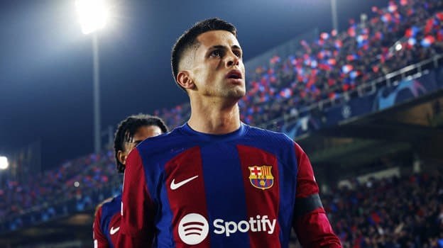 Жоау Канселу возвращается в Барселону Португальский защитник Жоау Канселу возвращается в Барселону на правах аренды до конца сезона Стоимость контракта составляет примерно 4 миллиона евро ruoxuaz ФКБарселона Новости Азербайджана Написать нам