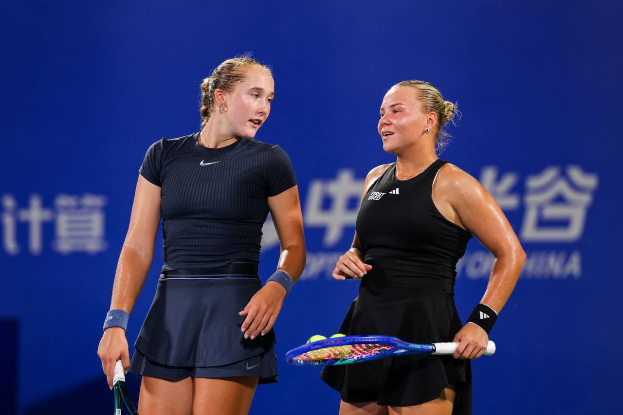 Жеребьёвка Итогового турнира WTA в парном разряде Группа Мартины Навратиловой Сара Эррани Жасмин Паолини Вероника Кудерметова Элисе Мертенс Се Шувэй Елена Остапенко Айша Мухаммад Деми Схурс Группа Лизель Хубер Катержина Синякова Тэйлор Таунсенд Габриэла Дабровски Эрин Рутлифф Мирра Андреева Диана Шнайдер Тимя Бабош Луиза Стефани Турнир пройдёт с 1 по 8 ноября в Эр Рияде ChampTennis