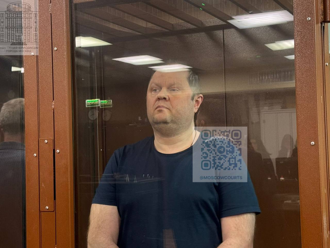 Экс-первый заместитель гендиректора ООО «Спецтрасстрой», ранее занимавший должность заместителя министра транспорта Российской Федерации и второй фигурант по делу - бенефициар, руководитель группы компаний «ГлавСтройИнвест» заслушали приговор в суде столицы по делу о растрате в особо крупном размере Приговором Басманного районного суда города Москвы Токарев Владимир Александрович, Иванов Александр Николаевич признаны виновными в совершении преступления, предусмотренного ч. 4 ст. 160 УК РФ, и назначено наказание в виде лишения свободы на срок 8 лет, с отбыванием наказания в исправительной колонии общего режима. Иванов А.Н. взят под стражу в зале суда. Судом удовлетворен гражданский иск потерпевшего. #басманный2025