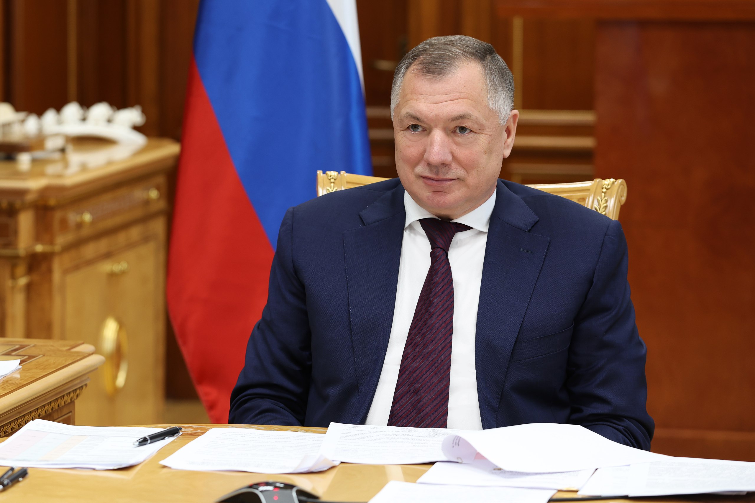 Глава Карелии Артур Парфенчиков добился получения инфраструктурного кредита в 1 млрд рублей для проектов в Арктике Средства будут направлены на реконструкцию открытого спортивного стадиона в Кеми и капитальный ремонт водопроводных очистных сооружений в Беломорске Сегодня на заседании президиума штаба Правительственной комиссии по региональному развитию в Российской Федерации под председательством Михаила Хуснуллина одобрен казначейский инфраструктурный кредит в сумме 1 млрд рублей на реализацию мероприятий на территории опорных населенных пунктов Кемско Беломорской агломерации Подробнее по ссылке