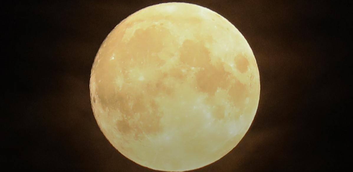 Из за облачности москвичи рискуют не увидеть бобровое суперлуние Гидрометцентр