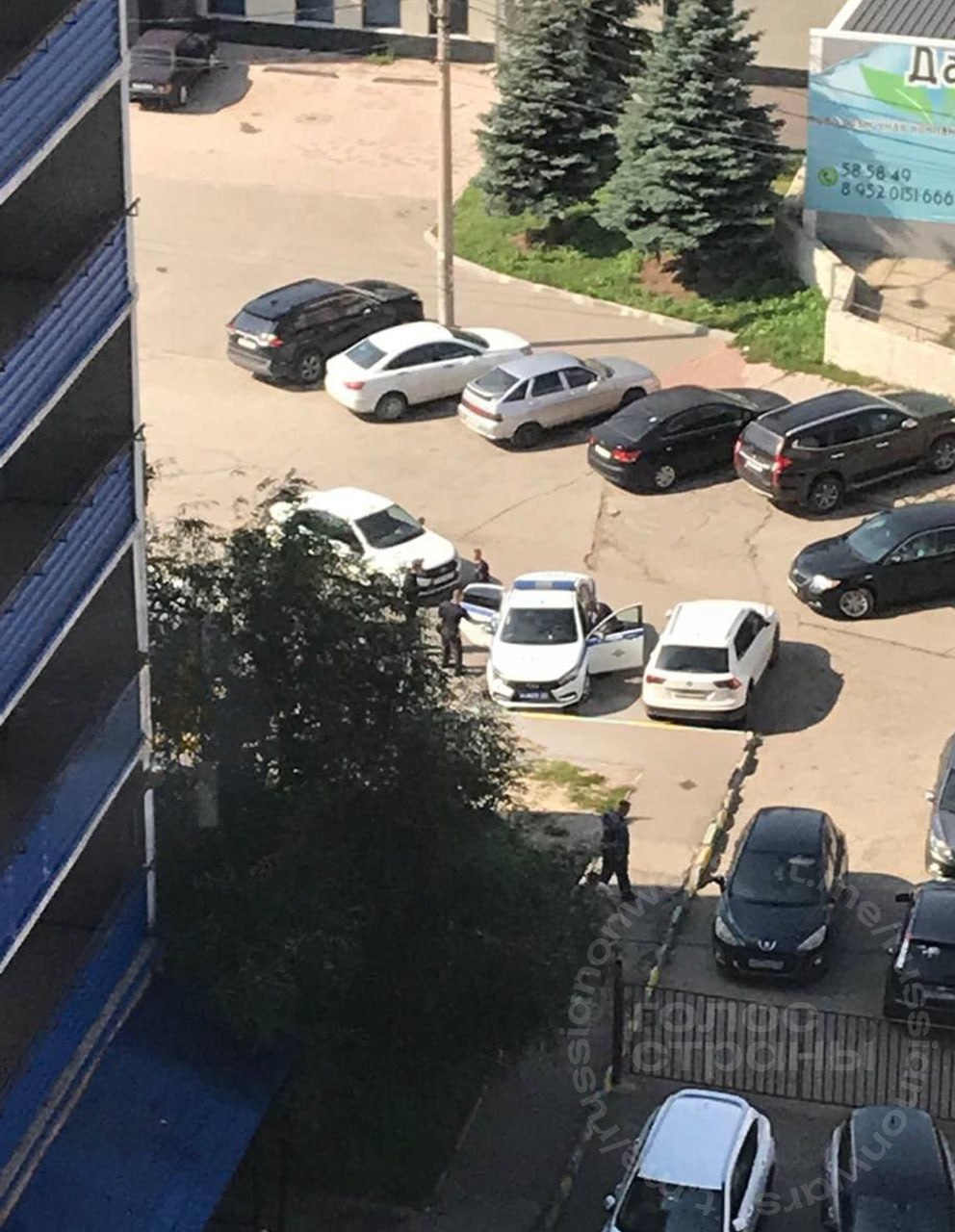 Мужчина взорвал гранату в жилом доме в Туле пострадала девушка На улице Кутузова в Туле неизвестный мужчина взорвал боевую гранату сообщают местные СМИ По их информации в результате инцидента пострадала одна девушка которую уже госпитализировали Обстоятельства произошедшего выясняются Подписывайся на Голос страны
