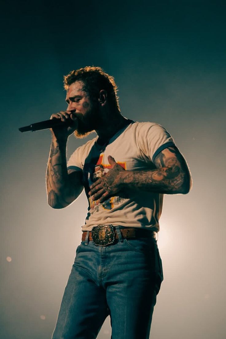 Американский рэпер Post Malone выступит в Санкт Петербурге Предварительно автор хита Rockstar даст концерт на Газпром Арене примерно в середине ноября Переговоры с исполнителем почти завершены На время гастролей музыканта планируют разместить в элитном отеле с видом на Неву если соскучились по зарубежным исполнителям Подписаться Прислать новость