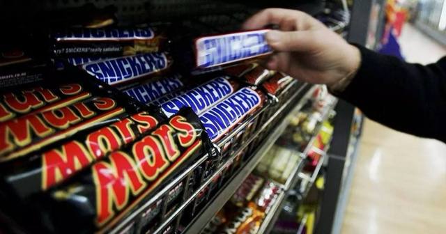 Snickers Mars Twix Bounty Milky Way и Orbit вернутся в Пятёрочку и Перекрёсток Х5 снова начала закупать сладости у Mars после долгих переговоров Оттепель