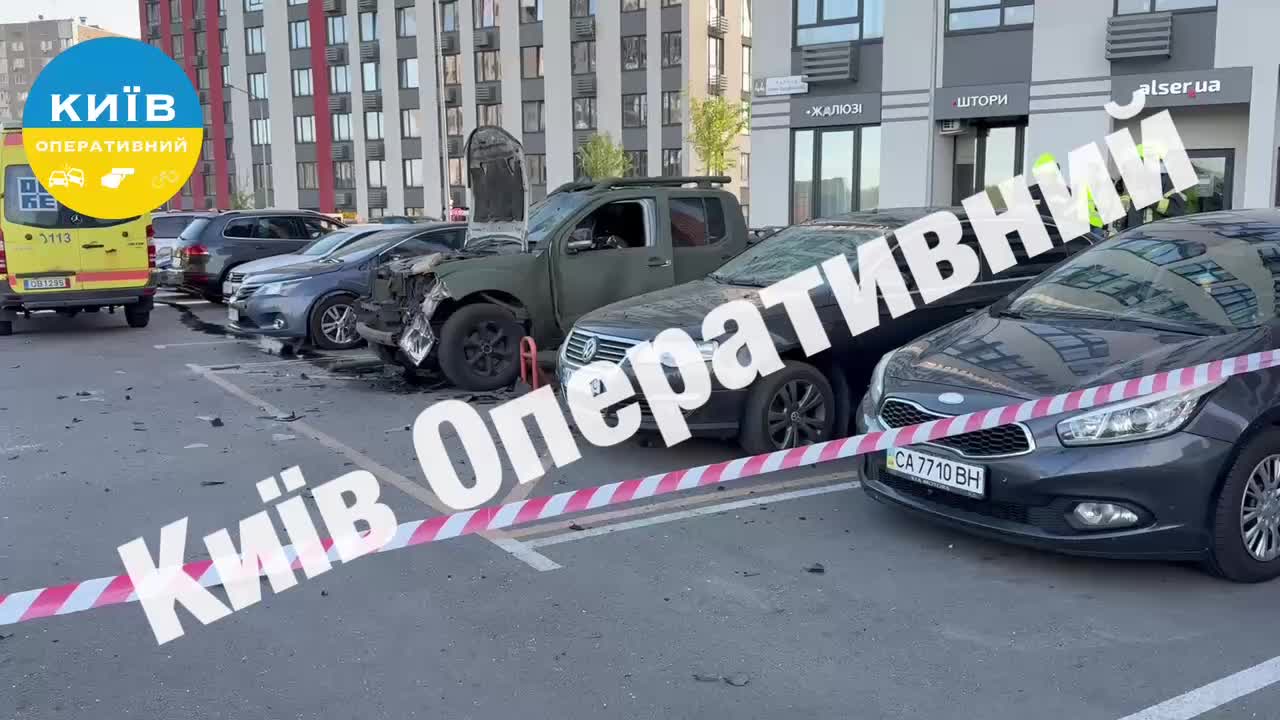Удар беспилотника по автомобилю в Лисичанске: ранен местный житель