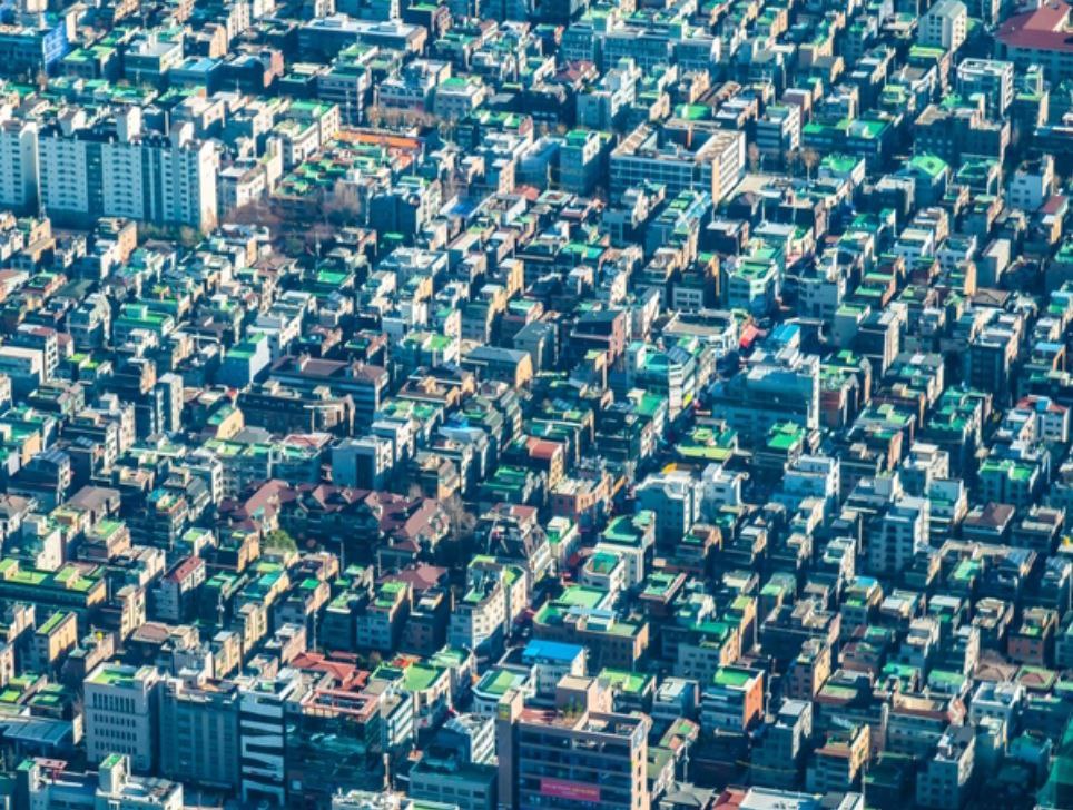 Для Нижнего Новгорода разработают новый генплан  В 2027 г. планируется начать основной этап разработки нового генерального плана Нижнего Новгорода.   Утвердить документ планируется к 2030 г. На сроки работы над новым планом повлияло недавнее присоединение Кстовского муниципального округа.  Перед основным этапом будет проведена работа по сбору необходимых материалов: пройдет «масштабная ревизия» всех внесенных в генплан изменений.  Деловой квартал НН