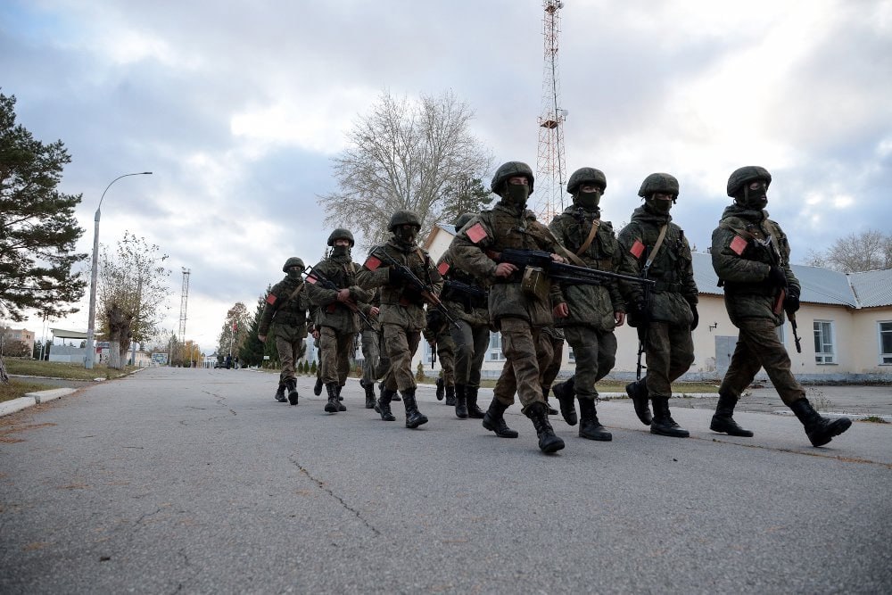 Участники специальной военной операции и члены их семей смогут получить единовременные выплаты вне зависимости от срока обращения Депутаты южноуральского парламента поддержали поправки в областной закон, инициированные губернатором Алексеем Текслером. С момента начала специальной военной операции в Челябинской области проводится планомерная работа по созданию комплексной системы социальной поддержки военнослужащих и их семей. С докладом о внесении изменений в областное законодательство на заседании Законодательного Собрания выступила министр социальных отношений Наталья Лугачева. Подробнее о мерах социальной поддержки граждан в связи с проведением специальной военной операции на территориях Донецкой Народной Республики, Луганской Народной Республики, Запорожской области, Херсонской области и Украины можно узнать на официальном сайте министерства социальных отношений по ссылке.