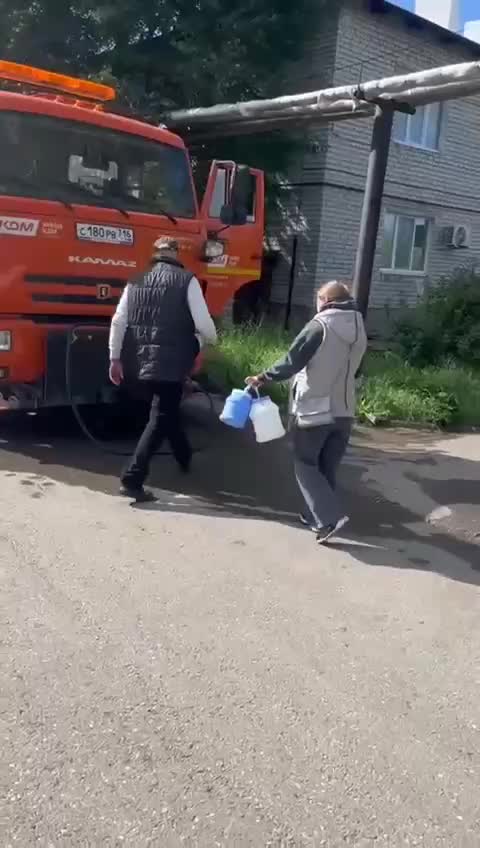 В Нальчике откачали воду из затопленного подземного перехода и продолжаются работы по восстановлению водоснабжения