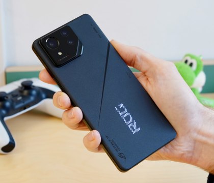 Анонсирован игровой флагман ASUS ROG Phone 9 с Snapdragon 8 Elite  Сразу после премьеры нового флагманского чипсета Snapdragon 8 Elite производители смартфонов один за другим начали делать анонсы своих устройств. Одной из первых стала ASUS, которая сообщила, что готовит новый игровой аппарат ROG Phone 9.  Читать далее