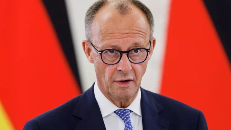 Канцлер ФРГ Мерц Евросоюз в ближайшие недели подготовит дополнительный санкционный пакет против России По его словам в Европе есть уверенность в том что санкции действуют jkinvest news jkinvest