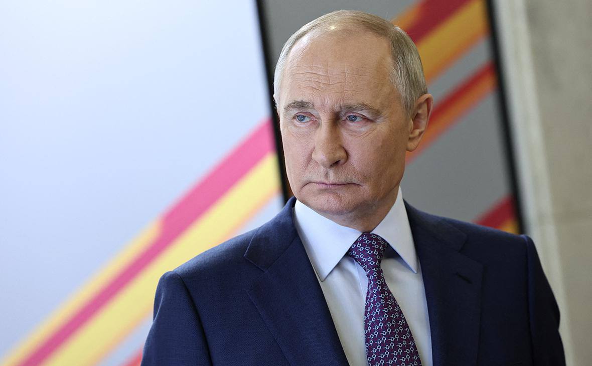 Ожидается важное заявление президента России Владимира Путина — СМИ Журналисты Кремлёвского пула анонсировали громкие заявления российского президента со словами «не ложитесь спать». Точной информации о времени пока нет, но издания сообщают, что выступление Путина планируется после окончания официальных встреч поздно вечером. Николай Дульский. Подписаться! Дульский в Rutube. ПОДПИШИСЬ!