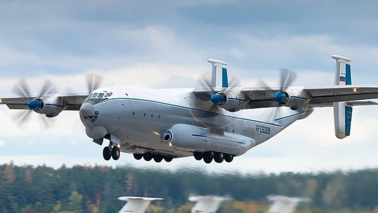 Военно транспортный Ан 22 упал в Ивановской области На борту самолета находились семь человек сообщают оперативные службы Трагедия произошла в Фурмановском районе Информации о жертвах и последствиях крушения пока нет Подпишитесь на Абзац TG VK Дзен MAX Rutube