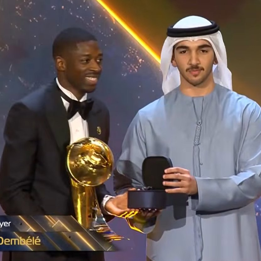 Усман Дембеле признан игроком года по версии Globe Soccer Awards Парижане забрали почти все главные награды публикуем список остальных триумфаторов церемонии  Лучшая футболистка Айтана Бонмати Барселона сборная Испании  Тренер года Луис Энрике ПСЖ  Лучший молодой игрок Дезире Дуэ ПСЖ сборная Франции  Лучший мужской клуб ПСЖ  Лучший женский клуб Барселона  Сборная года Португалия  Камбэк года Поль Погба  Президент года Нассер Аль Хелаифи ПСЖ  Лучший агент Жорже Мендеш 13 й из 15 раз  Лучший спортивный директор Луиш Кампуш ПСЖ  Самый перспективный игрок Дезире Дуэ ПСЖ сборная Франции  Награда за карьеру Андрес Иньеста и Хидетоси Наката  Лучший игрок Ближнего Востока Криштиану Роналду в третий раз подряд  Приз имени Марадоны самый яркий игрок Ламин Ямаль Барселона сборная Испании  Лучший полузащитник Витинья ПСЖ сборная Португалии  Лучший нападающий Ламин Ямаль Барселона сборная Испании Подписаться на Евро футбол