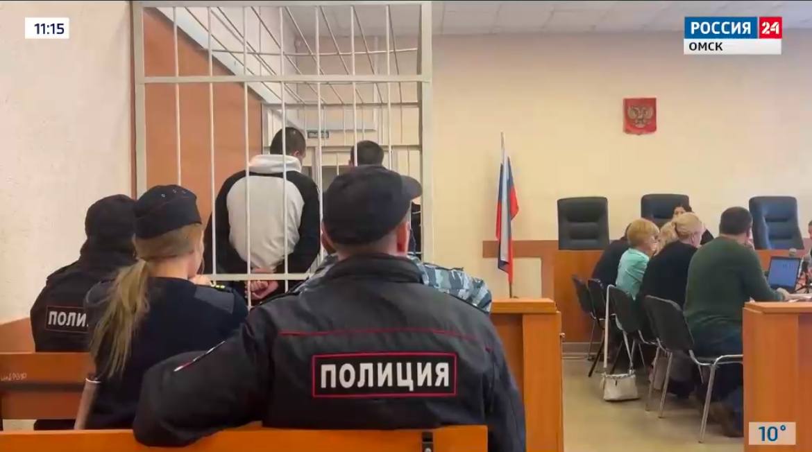В Омской области в суд направлено дело о попытке сбыта более 10 кг наркотиков Прокуратура направила в суд уголовное дело в отношении 41-летнего жителя региона. Его обвиняют в покушении на сбыт свыше 10кг мефедрона и более 500г гашишного масла. По версии следствия, он действовал вместе с сообщником, переписываясь в мессенджере. Мужчину задержали сотрудники УФСБ при попытке ввезти наркотики в Омск из Новосибирской области. Обвиняемый признал вину, он находится под стражей. Ему грозит пожизненное лишение свободы. Подписаться Написать в редакцию