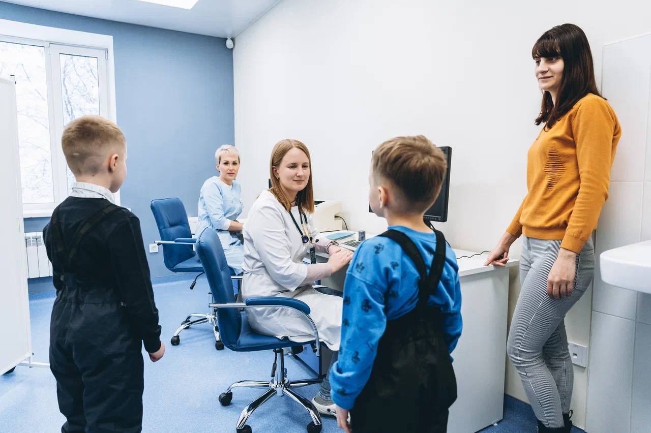 День семейного здоровья в Щёлковской больнице 8 ноября с 9 00 до 15 00 дети и взрослые смогут за один визит пройти комплексное медицинское обследование лабораторные и инструментальные исследования осмотр терапевта педиатра и узкопрофильных специалистов Медвежье Озёрская амбулатория д Медвежьи Озера 72 Предварительная запись не требуется Не забудьте взять с собой паспорт полис ОМС и СНИЛС здоровьещёлково