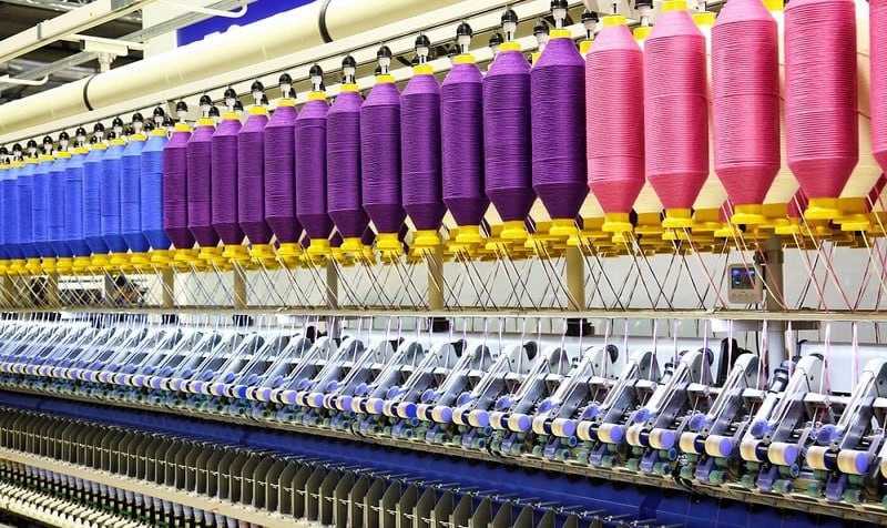 По данным Национального комитета по статистике в январе сентябре 2025 года было экспортировано текстильной продукции на сумму 1 9 млрд долларов этот показатель составил 6 9 от общего объема экспорта