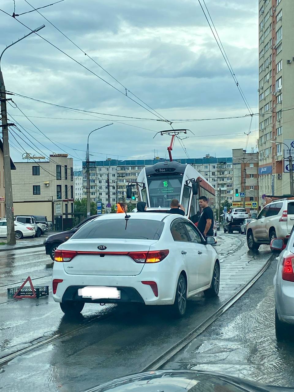 В связи с ДТП стороннего транспорта  на пересечении ул.Тухачевского и ул.Московская,  движение трамваев остановлено в оба направления.