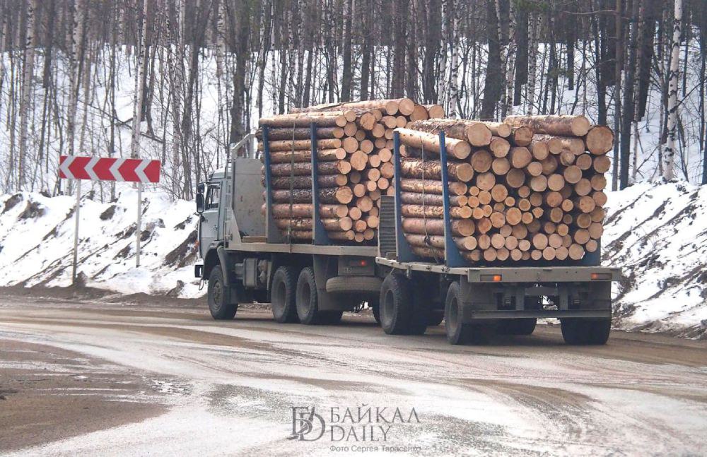 В Бурятии возбудили уголовное дело о контрабанде лесоматериалов стоимостью свыше 8 млн рублей.   Срубленный нелегально лес за границу вывезла одна фирма.   Как сообщили в Восточно-Сибирской транспортной прокуратуре, в таможню были поданы декларации на товары, содержащие недостоверные сведения о происхождении древесины