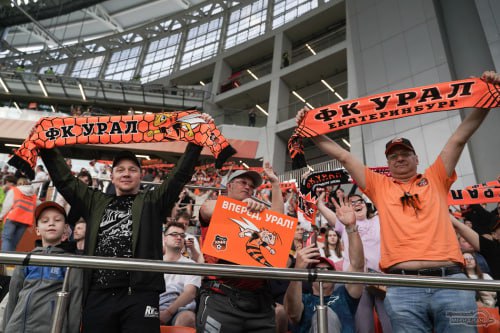 Урал обыграл СКА Хабаровск 2 0 Илья Ишков открыл счёт на 4 й минуте а Итало забил второй гол после навеса Юрия Железнова С 39 очками Урал лидирует в Первой лиге Следующий матч 15 ноября против Нефтехимика Подписаться на Уральский меридиан