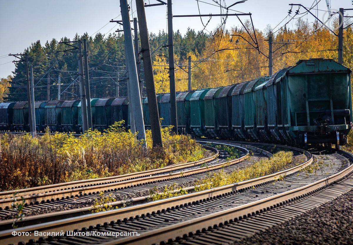 Власти Тувы рассматривают привлечение монгольских и китайских компаний в проект строительства железной дороги Курагино Кызыл с продлением ее до монгольской границы Взамен инвесторы из КНР могут получить право на разработку месторождений редких и редкоземельных металлов РЗМ в регионе Впрочем в России практика инфраструктура в обмен на ресурсы не распространена а развитие глубокой переработки РЗМ в РФ может идти вразрез с интересами Китая Подписывайтесь на Ъ Оставляйте бусты