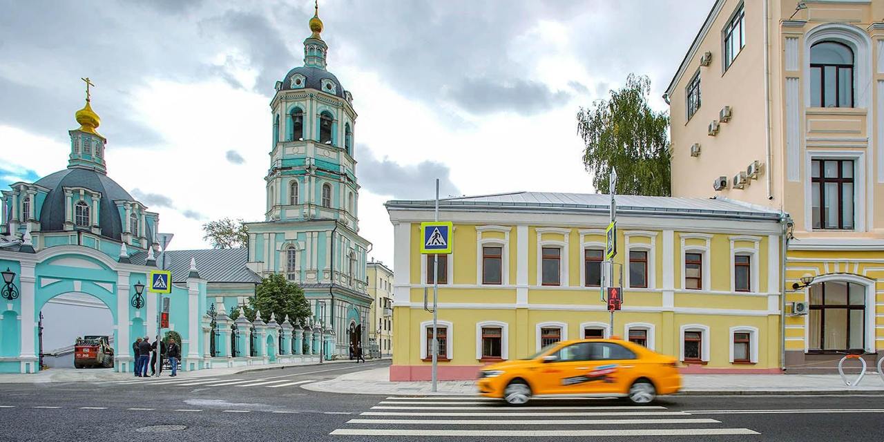 Специалисты проведут реставрацию фасадов церкви Николы Заяицкого, сообщил Сергей Собянин.   Она расположена во 2-м Раушском переулке и является объектом культурного наследия. В планах разработка проекта комплексной реставрации. Это позволит сохранить исторический облик церкви.  Фото Е. Самарина, официальный сайт мэра Москвы     / Москва