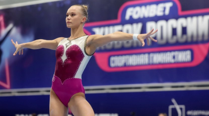 Дмитрий Губерниев назвал Ангелину Мельникову спортсменкой года В числе претендентов на звание лучшего атлета года Губерниев также назвал целый ряд звезд российского спорта включая Яну Бурлакову Захара Петрова Яну Егорян Климента Колесникова и Александра Овечкина Комментатор признал что выбор дался нелегко Если выделять одного то легче легкого назвать Овечкина но это будет несправедливо Пусть это будет Ангелина Мельникова абсолютный чемпион мира по спортивной гимнастике пояснил свою позицию Губерниев Подписаться на VRN Град