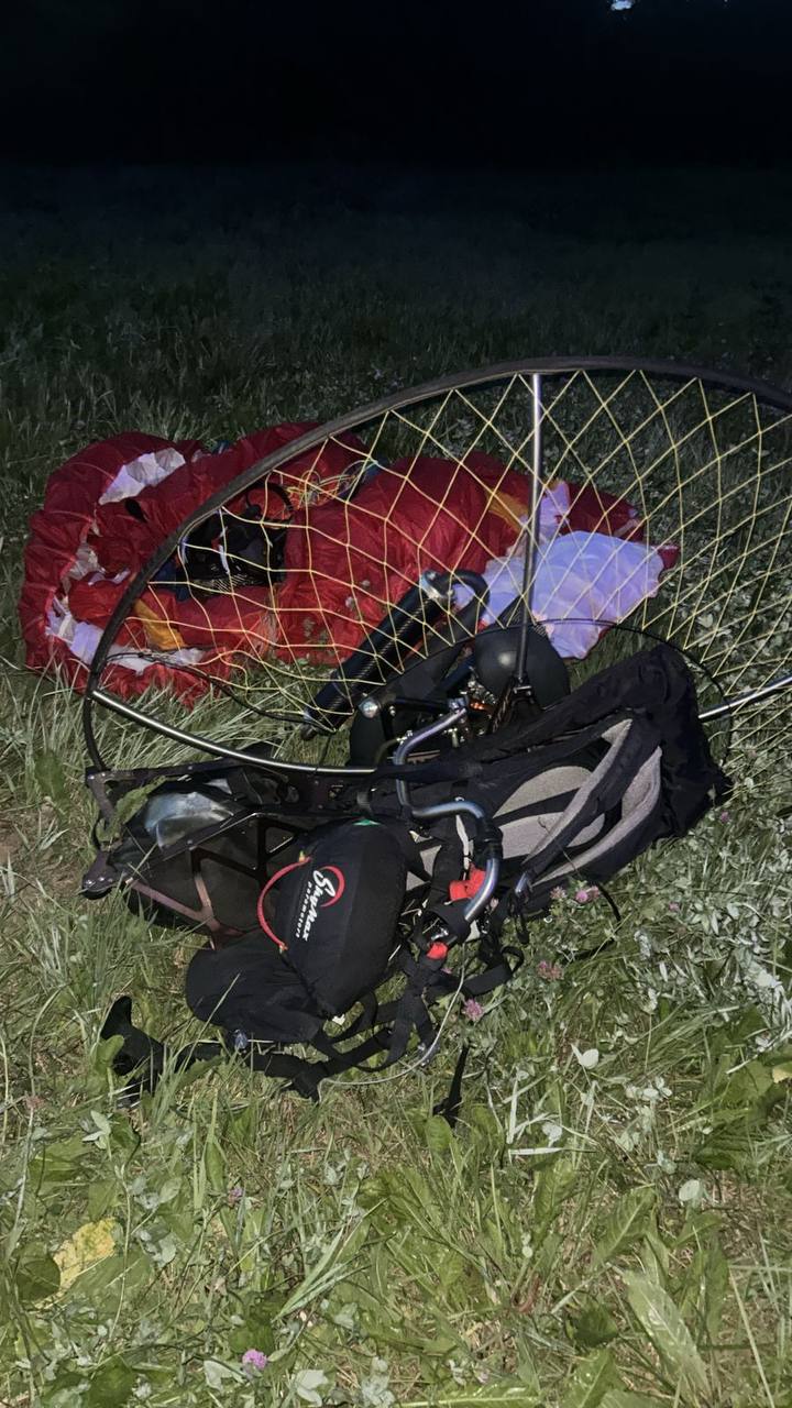 В Ленобласти погиб парапланерист При частном полёте мужчина разбился насмерть Обстоятельства устанавливаются Небо ошибок не прощает осторожнее с погодой и подготовкой